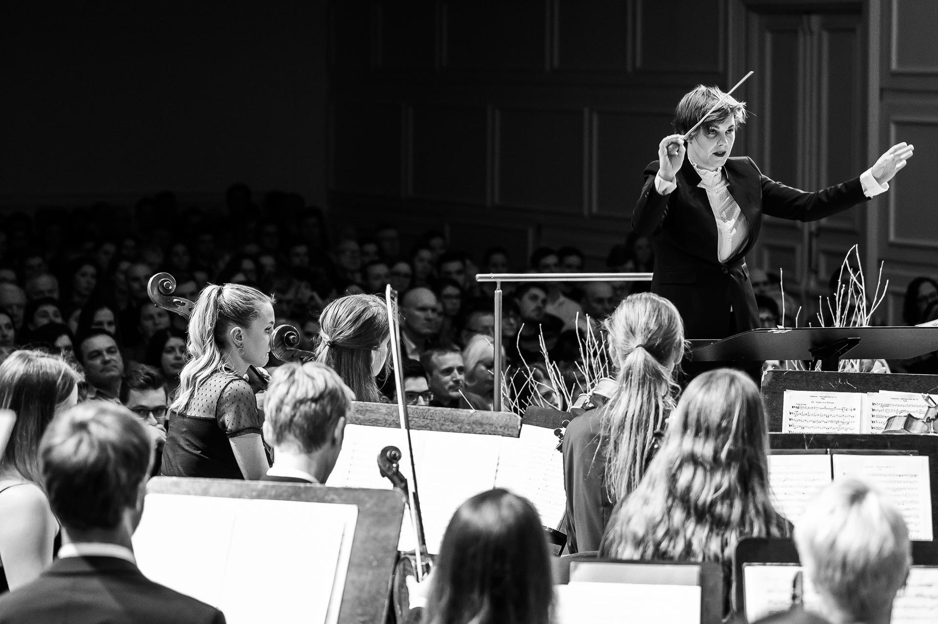 Ana Erčulj performance